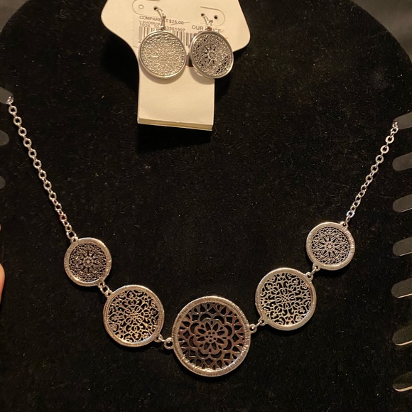 Rhodium plated Necklace and Earring set - Picture 1 of 4